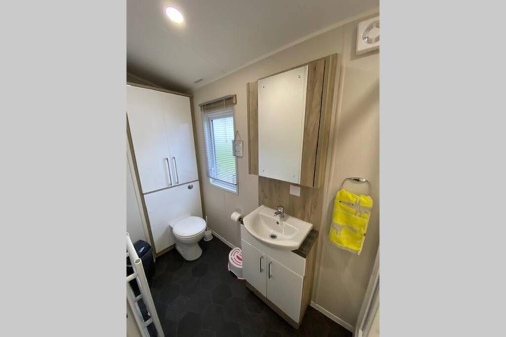 Glade Lodge- North Devon Coast, Bideford Bay Caravan Park Kültér fotó